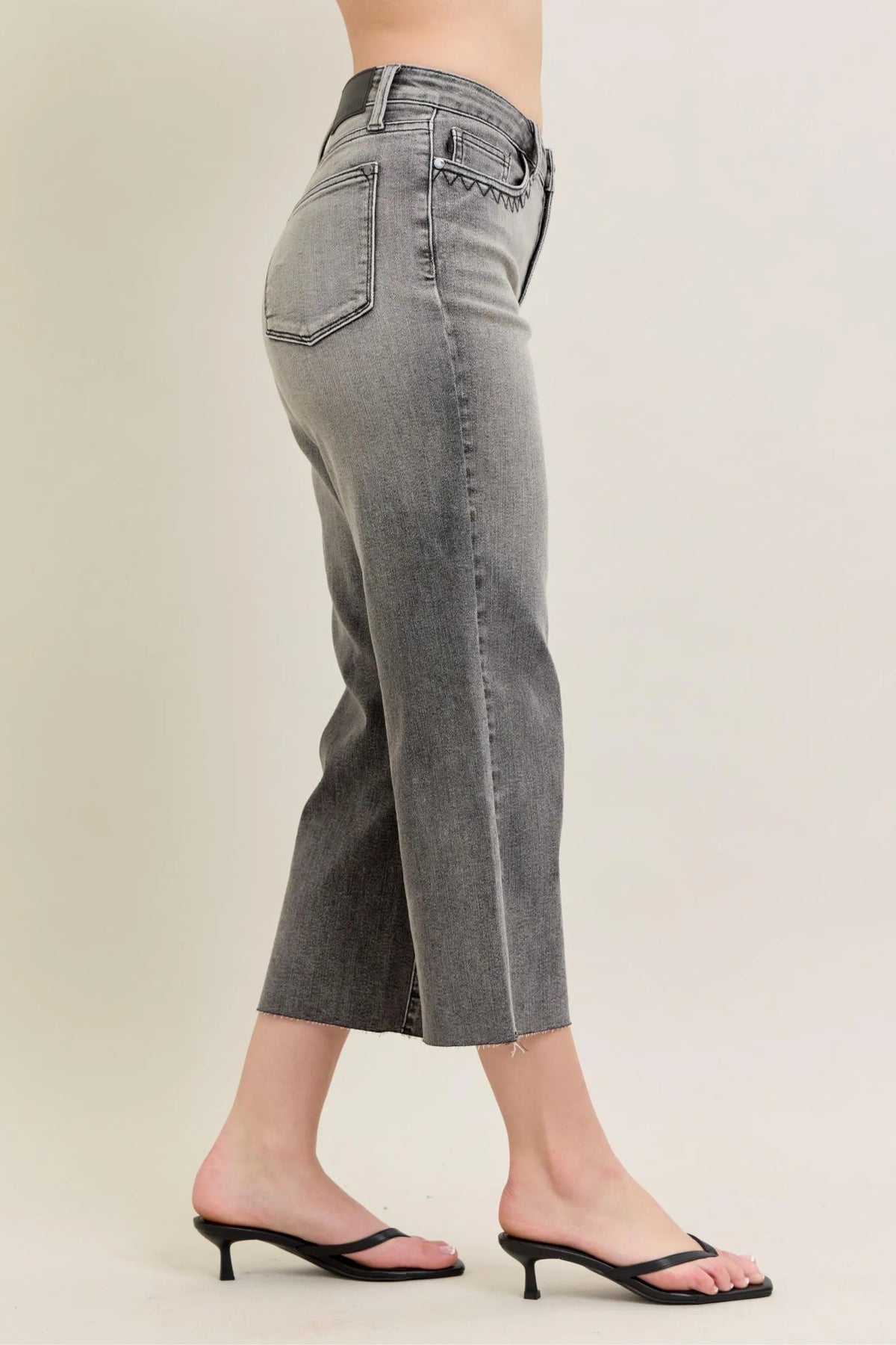 Judy Blue Gray Wash Wide Leg Capri Denim Jeans