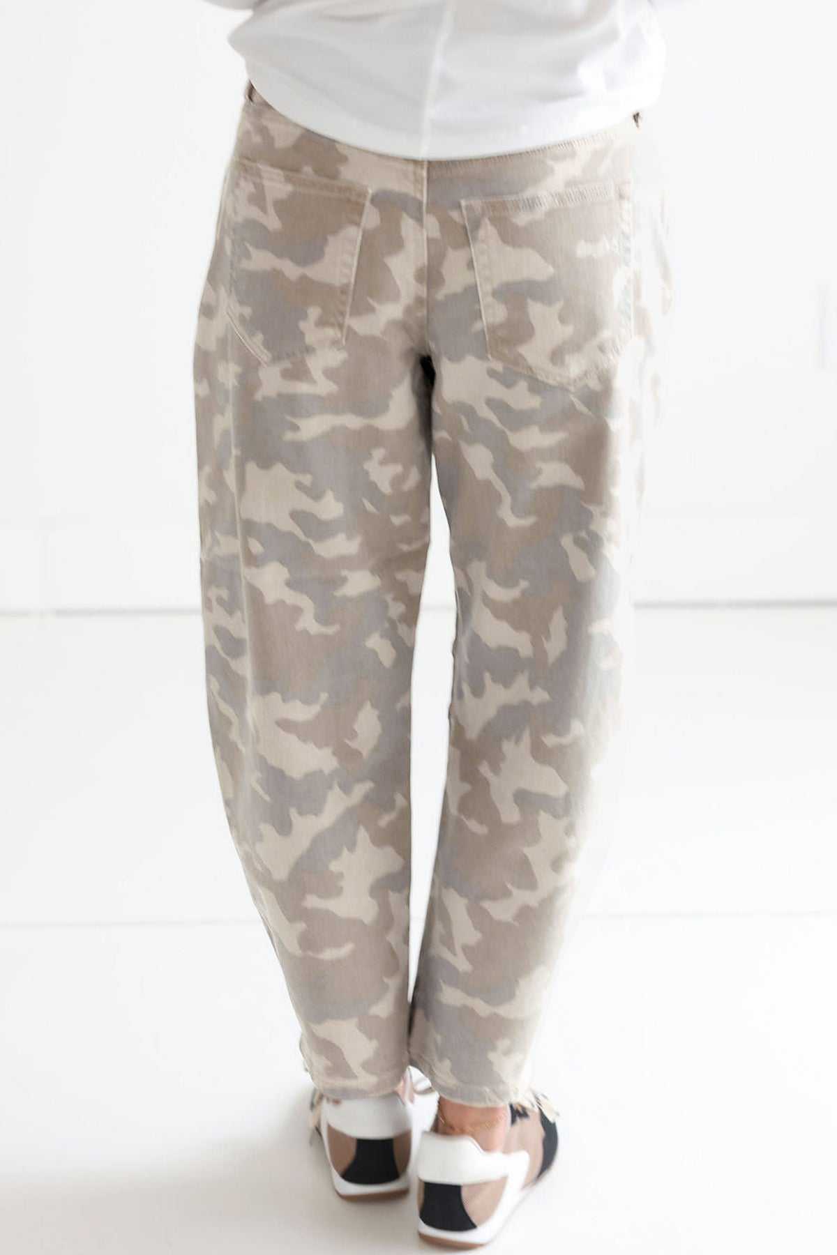 Khaki Camouflage Print Pocket Ankle-Length Barrel Jeans