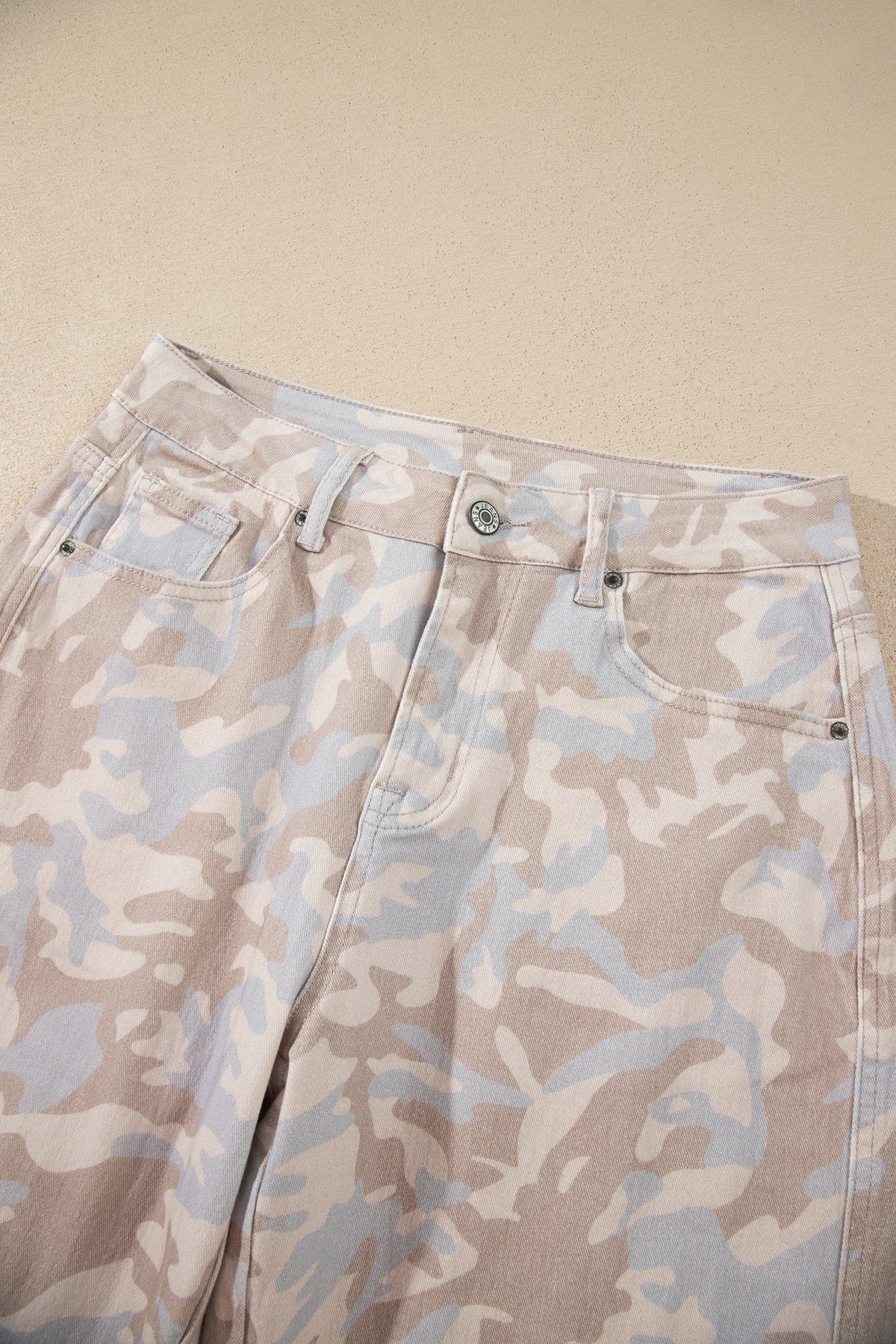 Khaki Camouflage Print Pocket Ankle-Length Barrel Jeans