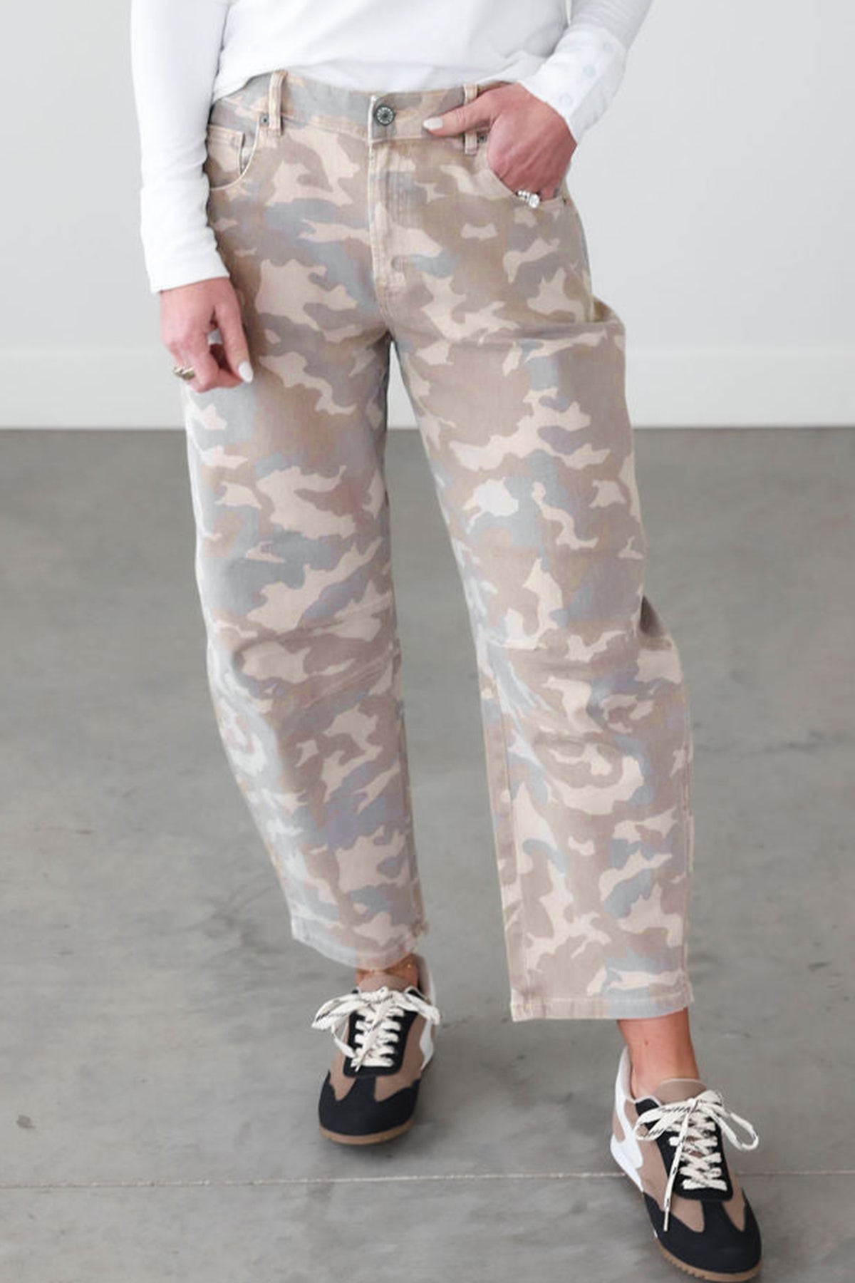Khaki Camouflage Print Pocket Ankle-Length Barrel Jeans